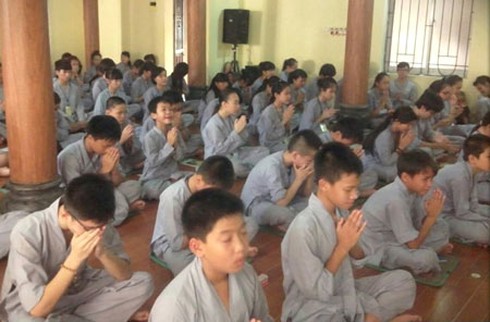 Clip thiền sinh khóc nức nở khi nghe sư cô giảng đạo - ảnh 1