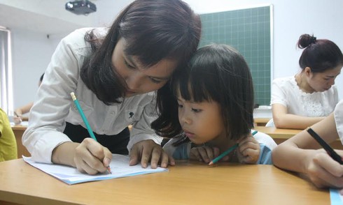 Dạy chữ trước cho trẻ: Vấn nạn nuôi con nhìn sang nhà hàng xóm - ảnh 1