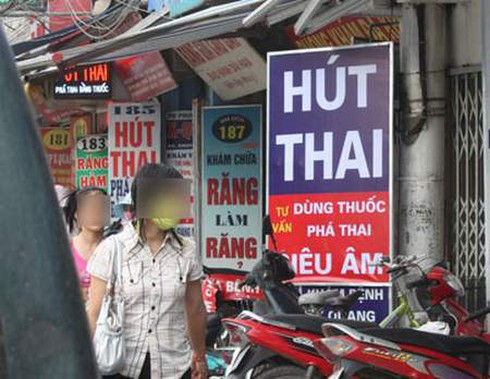 Năm 2015, có 5.500 ca phá thai, 42.000 sản phụ sinh con là... vị thành niên - ảnh 1