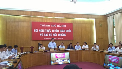 Hà Nội: Quá tải bãi rác, 1.000 làng nghề xả thải ra sông - ảnh 1