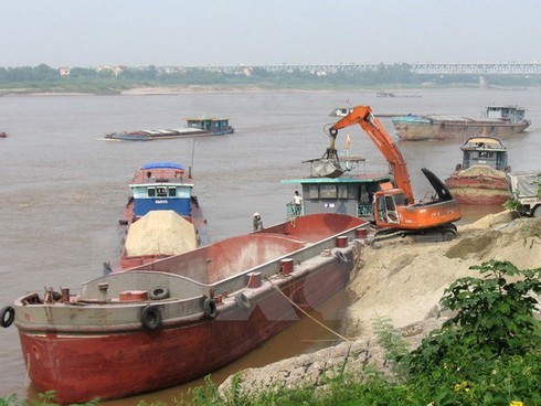 Hà Nội: Siết chặt hoạt động khai thác cát lòng sông - ảnh 1