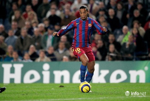 Ronaldinho cùng 3 siêu sao