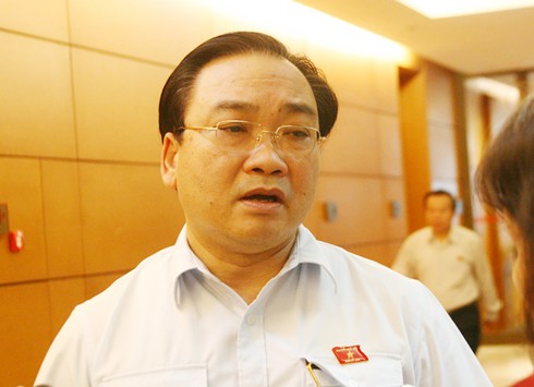 Bí thư Hà Nội yêu cầu “tránh lạm dụng” khi di dời 1.300 cây xanh - ảnh 1