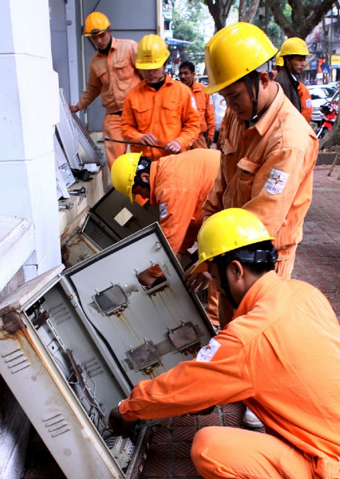 EVN bất chấp dư luận để đút túi ngàn tỷ - ảnh 1