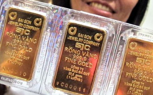 Hạn chế mua vàng, nhà băng “đuổi khéo” khách - ảnh 1