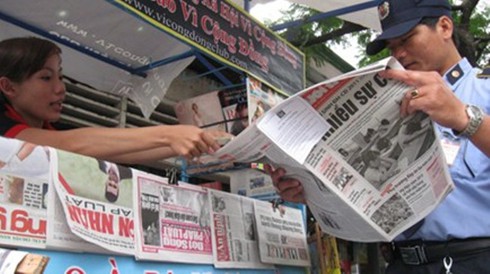 Đại biểu QH kiến nghị miễn thuế VAT cho quảng cáo trên báo in - ảnh 2