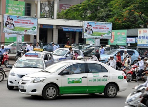Ngày cuối năm, taxi “phớt lờ” khách đi chặng ngắn - ảnh 1