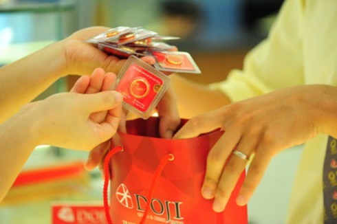 Giá vàng hôm nay 17/6 quay đầu giảm - ảnh 1