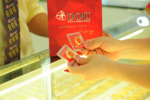 Giá vàng hôm nay 30/7 ở mức 33,05 triệu đồng/lượng - ảnh 1