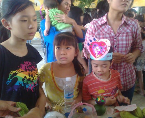 Trung thu em ước được gặp mẹ! - ảnh 2