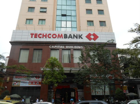 Thị trường vàng biến động, ngân hàng từ chối giao dịch vì sợ rủi ro - ảnh 1