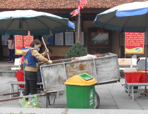Dịch vụ ăn theo ở cửa đền, chùa đầu năm mới - ảnh 3