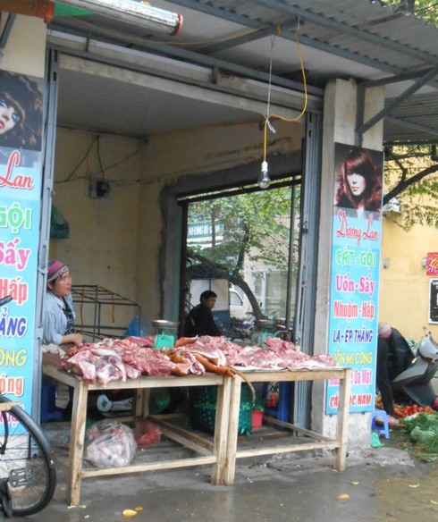 Vắng vẻ, ế ẩm như chợ đầu năm - ảnh 1