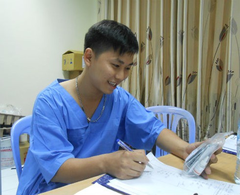 “Nhờ bác sĩ mà em tự tin tán gái” - ảnh 1