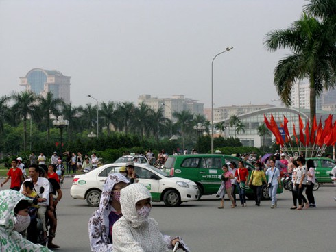 Toát mồ hôi tham dự màn nhảy đông kỉ lục - ảnh 4