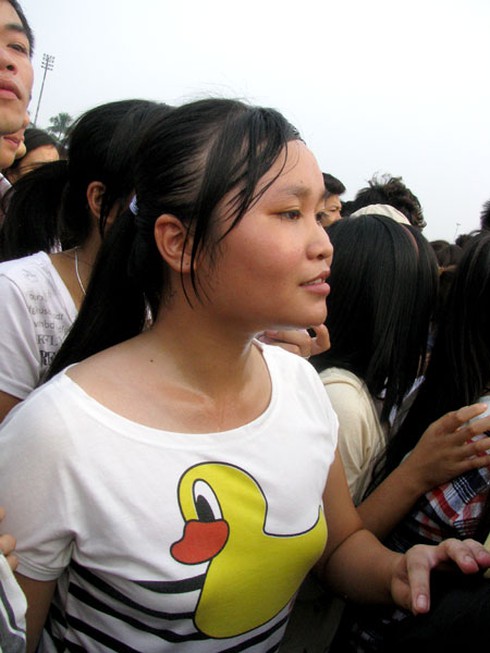 Toát mồ hôi tham dự màn nhảy đông kỉ lục - ảnh 2