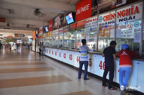 Bùi ngùi những chuyến xe chiều 30 Tết - ảnh 3