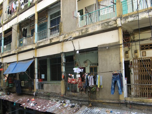 TP.HCM: Di dời khẩn cấp các hộ dân tại chung cư Cô Giang - ảnh 1