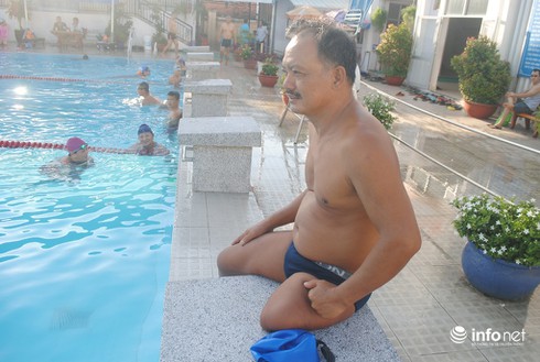 Những “rái cá” trung niên yêu thích bơi lội - ảnh 3