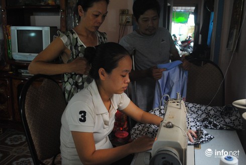 Hai vợ chồng khuyết tật và xưởng may “cứu khổ” cho nhiều phụ nữ - ảnh 3