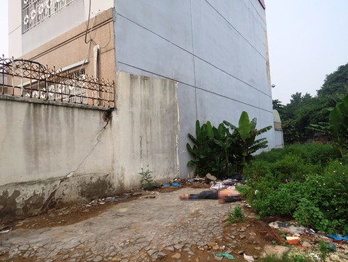 Phát hiện thi thể nam giới trên ngực có xăm hình rồng - ảnh 1