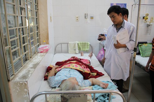 Bình ga 12kg phát nổ, 3 bà cháu bị bỏng nặng - ảnh 1