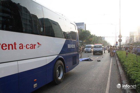 TP.HCM: Người đàn ông vấp dây cáp, bị xe ô tô tông chết - ảnh 1