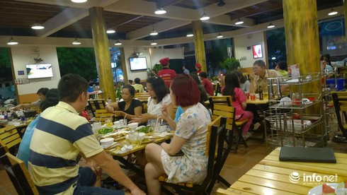 “Thượng đế” phát hoảng vì chuột chết trong nồi lẩu ở Sài Gòn - ảnh 2