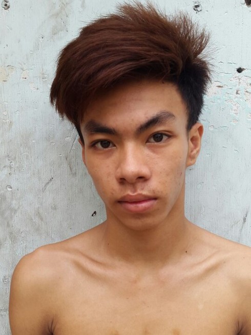 Nhóm cướp tuổi teen giật điện thoại còn nhắn tin “mượn” xe máy - ảnh 1