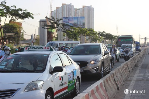 Hành khách kêu cứu trong xe khách bị nát đầu - ảnh 2