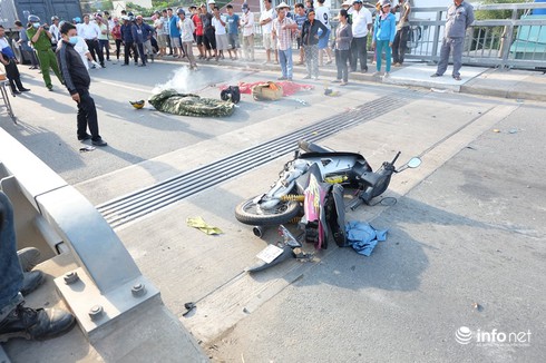 Tai nạn kinh hoàng khiến 2 người tử vong trên cầu Phú Mỹ - ảnh 1