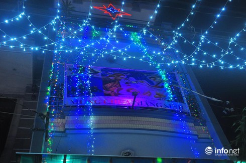 Giới trẻ thích thú dạo chơi con phố Noel độc đáo, thơ mộng nhất Sài Gòn - ảnh 17