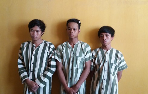 Hết tiền nhậu, ba thanh niên cướp