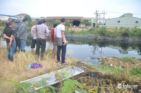 Tìm người thân của thi thể nam giới bị phân hủy tại cầu Tham Lương - ảnh 2