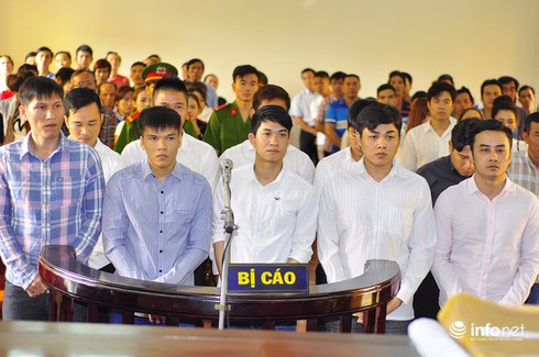 Đang xét xử nhóm cựu cầu thủ Đồng Nai bán độ - ảnh 1