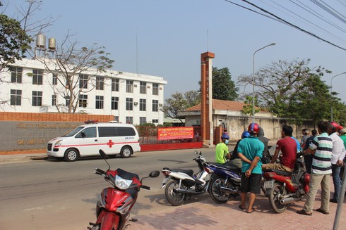Công an điều tra vụ nổ lớn tại công ty gạch khiến 2 người chết - ảnh 1