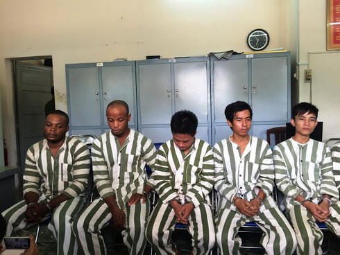 Phá băng lừa đảo tiền thưởng do người nước ngoài cầm đầu - ảnh 1