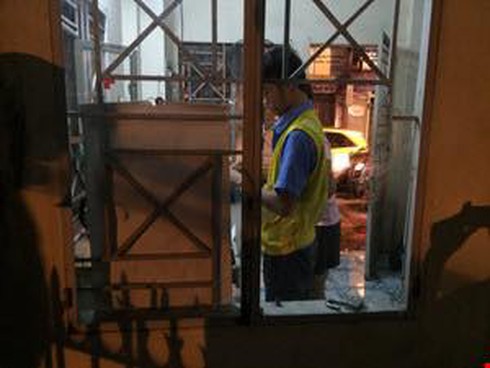 Nghi ngáo đá, dùng dao tự đâm vào bụng trong chốt trực tàu hỏa - ảnh 2