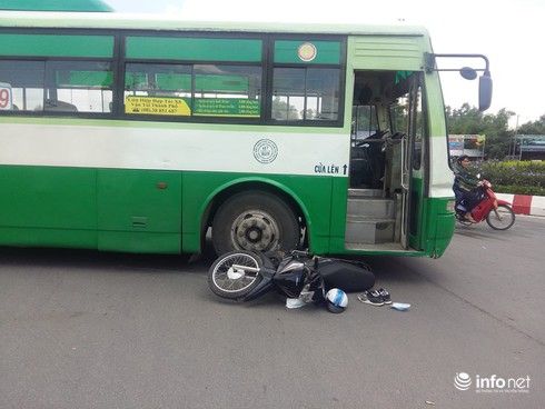 TP.HCM:TNGT ở điểm đen ở làng đại học; xe khách Phương Trang lại gặp nạn - ảnh 3