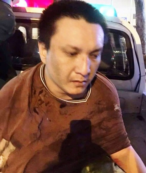 Cảnh sát nổ súng bắn tên cướp giật tài sản của khách nước ngoài - ảnh 1