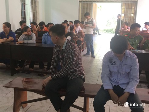 Vụ cướp bánh mì, đồ ăn: bị cáo Tân được tại ngoại, Tuấn 10 tháng tù - ảnh 1