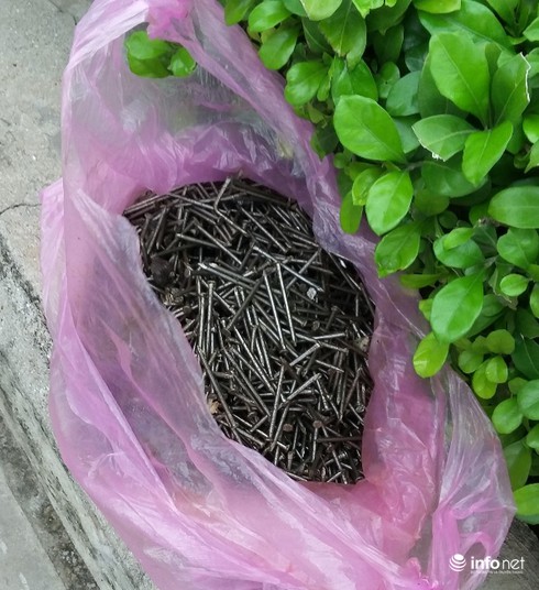 TP.HCM: 2kg đinh và hàng chục xe máy