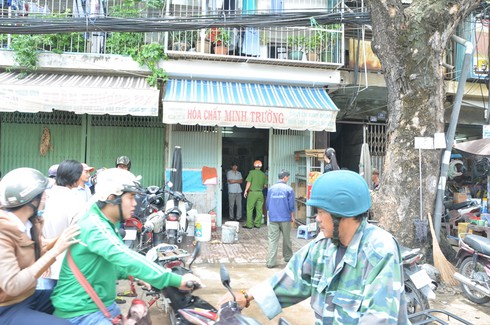TP.HCM: Nổ can hóa chất 10 lít, 5 người bị thương - ảnh 1