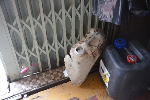 TP.HCM: Nổ can hóa chất 10 lít, 5 người bị thương - ảnh 2