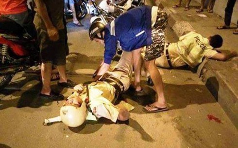 Truy tìm “quái xế” đạp ngã 2 CSGT nhập viện - ảnh 1