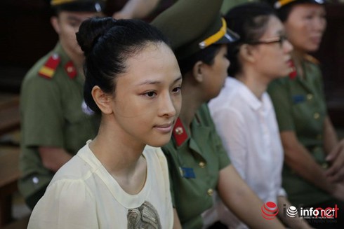 Vụ hoa hậu Phương Nga: Liệu tòa có thể làm rõ email “hợp đồng tình ái” 16 tỷ? - ảnh 1