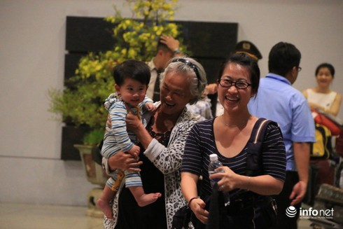 Kiều bào hối hả về quê ăn Tết - ảnh 12