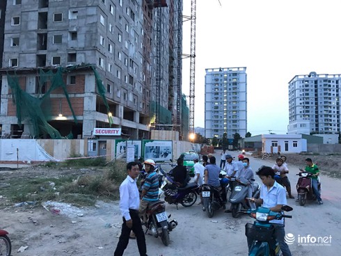 Tp.HCM: Sập giàn giáo công trình, 2 người thương vong - ảnh 2