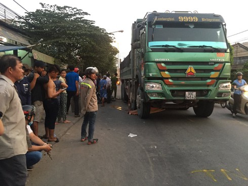 Bình Dương: 1 ngày, 2 vụ tai nạn hung thần xe ben, 2 người chết - ảnh 2