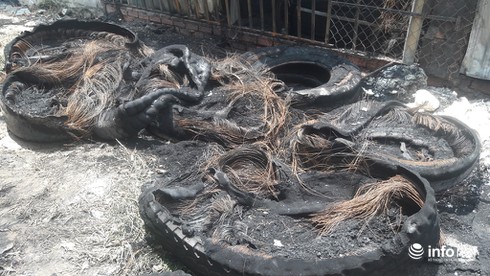 2 vụ cháy thiêu rụi gara ô tô và căn nhà, nhiều người may mắn thoát chết - ảnh 1